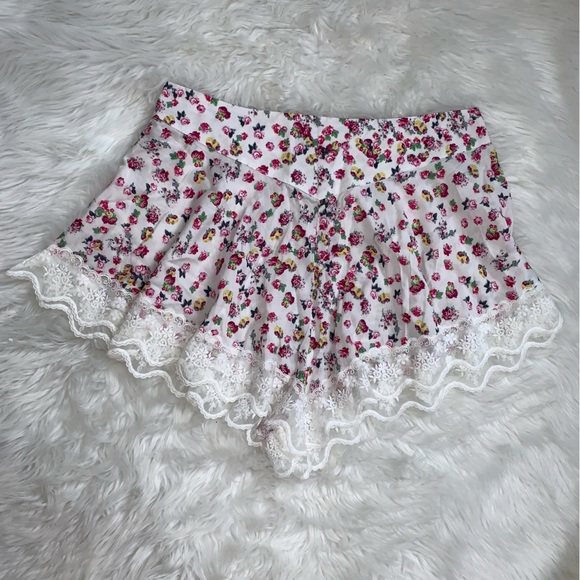 NWOT Free People Floral Shorts With Scalloped Hem Lace - Picture 3 of 10